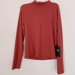 Women’s fitted top